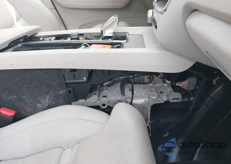 2022 Volvo Xc60 B5 Inscription z USA, uszkodzony, nr VIN YV4L12DLXN1940461